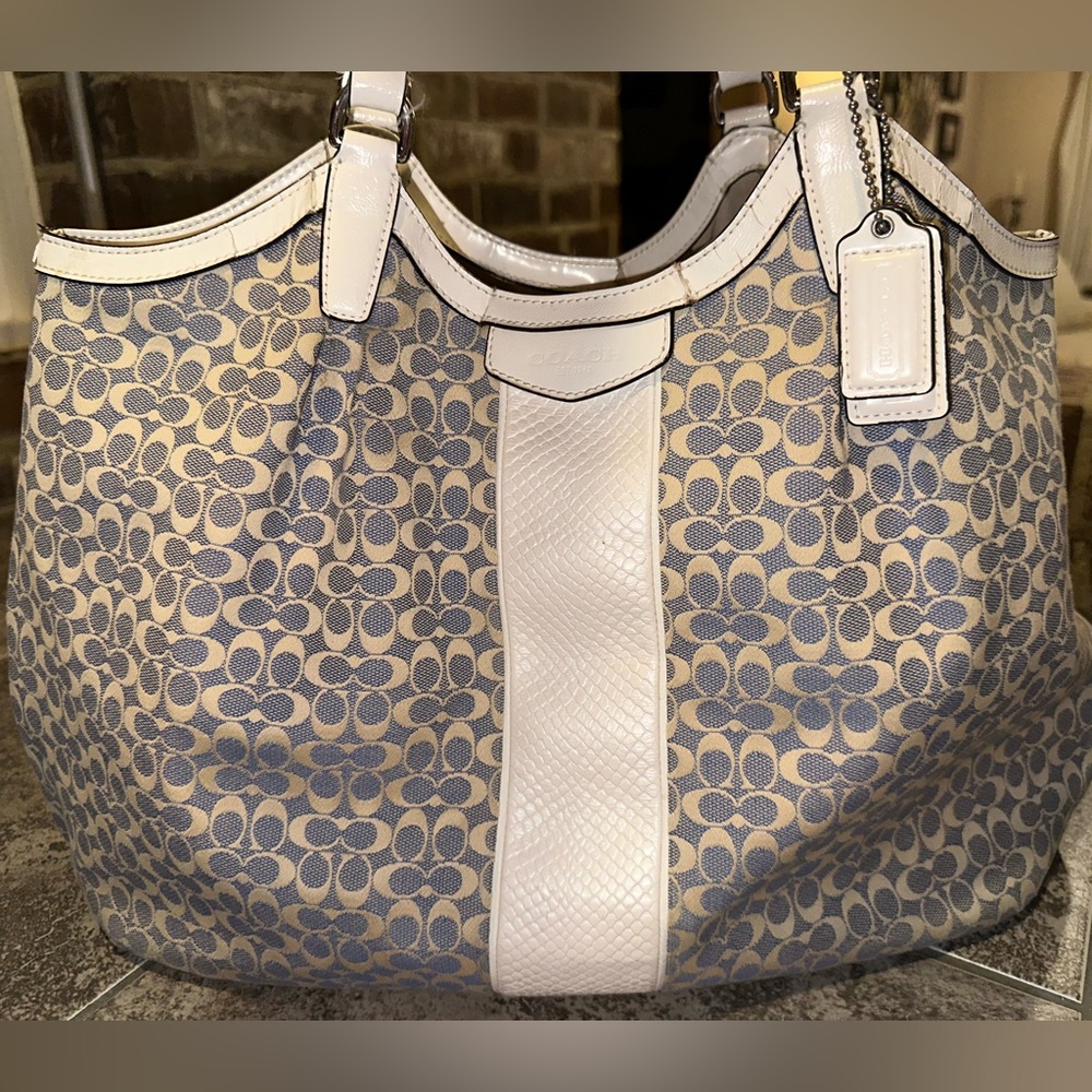 Coach Signature Stripe Jaquard Shoulder Bag